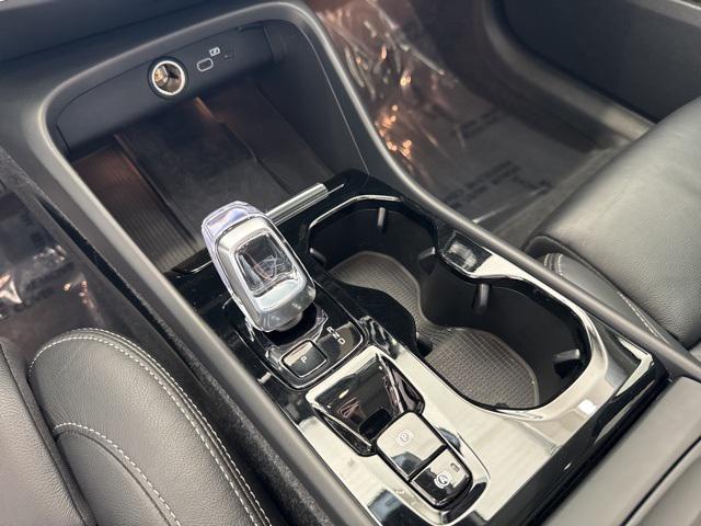 Photo of 2024 Sage Green Metallic Volvo XC40