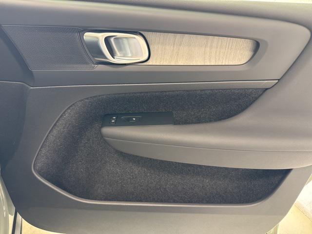 Photo of 2024 Sage Green Metallic Volvo XC40