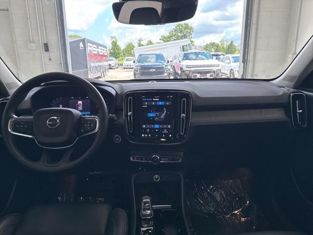 Photo of 2024 Sage Green Metallic Volvo XC40