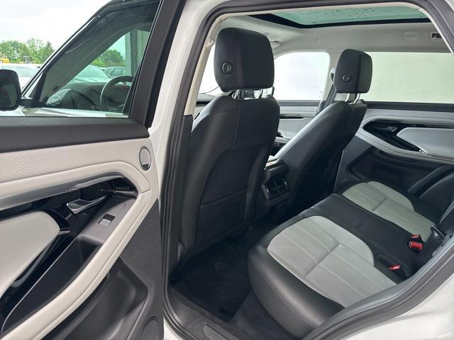 Photo of 2022 White Land Rover Range Rover Evoque