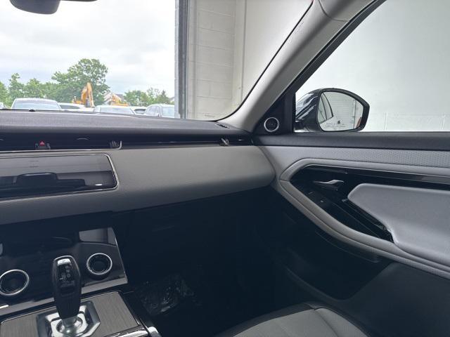 Photo of 2022 White Land Rover Range Rover Evoque