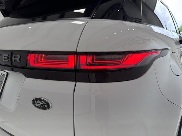 Photo of 2022 White Land Rover Range Rover Evoque