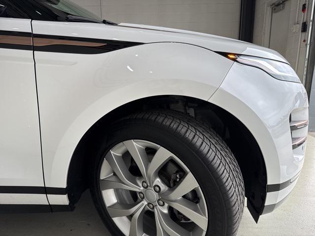 Photo of 2022 White Land Rover Range Rover Evoque