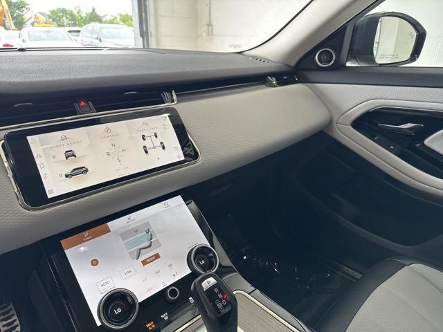 Photo of 2022 White Land Rover Range Rover Evoque