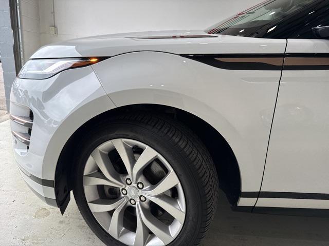 Photo of 2022 White Land Rover Range Rover Evoque