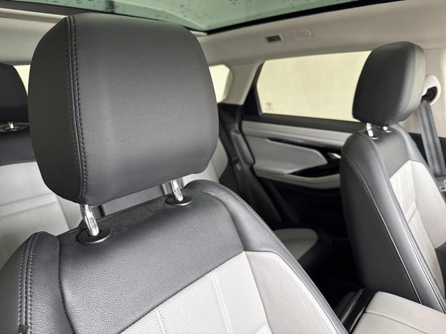 Photo of 2022 White Land Rover Range Rover Evoque