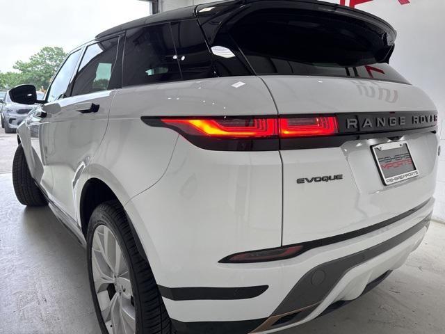 Photo of 2022 White Land Rover Range Rover Evoque
