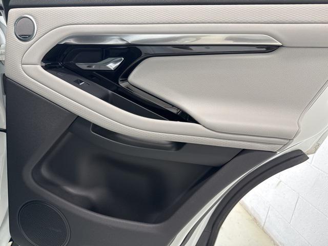 Photo of 2022 White Land Rover Range Rover Evoque