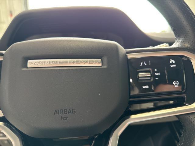 Photo of 2022 White Land Rover Range Rover Evoque