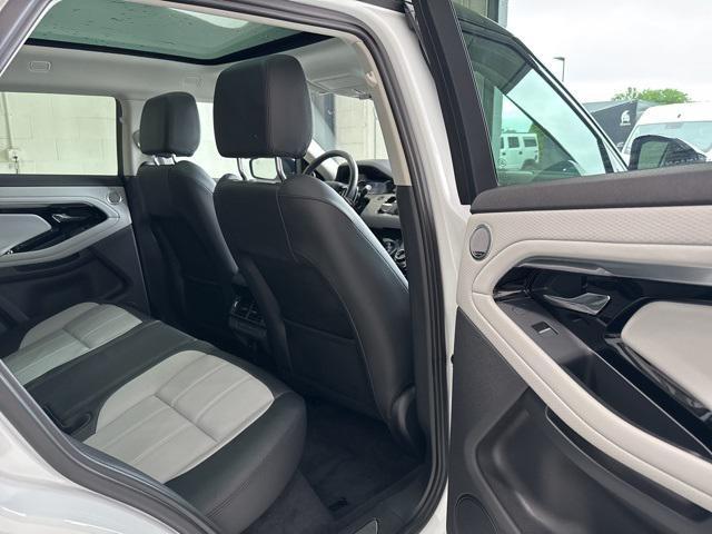 Photo of 2022 White Land Rover Range Rover Evoque