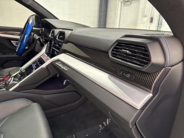 Photo of 2020 Blue Lamborghini Urus
