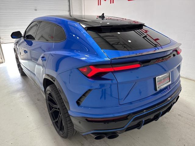 Photo of 2020 Blue Lamborghini Urus