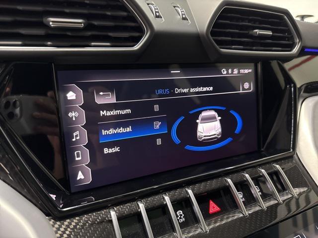 Photo of 2020 Blue Lamborghini Urus