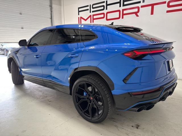Photo of 2020 Blue Lamborghini Urus