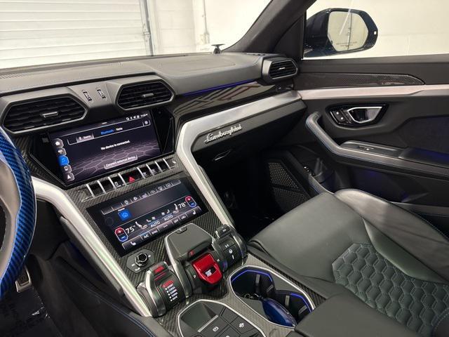 Photo of 2020 Blue Lamborghini Urus