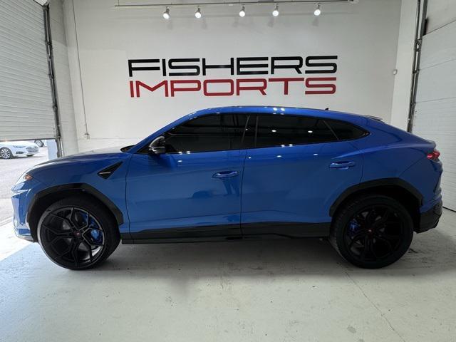 Photo of 2020 Blue Lamborghini Urus