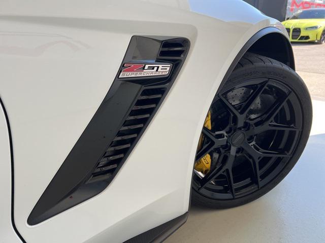 Photo of 2016 Arctic White Chevrolet Corvette