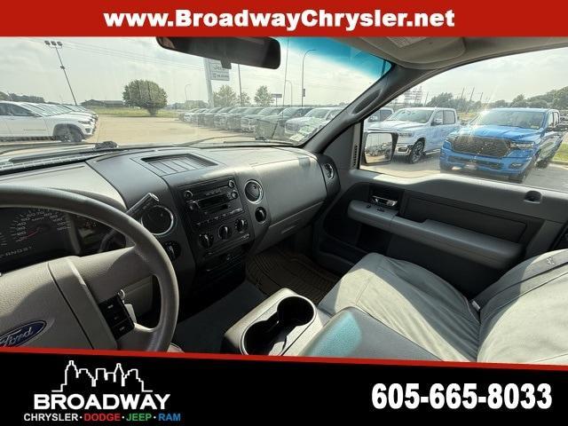 Photo of 2004 Silver Ford F-150