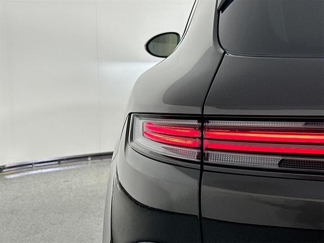 Photo of 2025 Black Metallic Porsche Cayenne