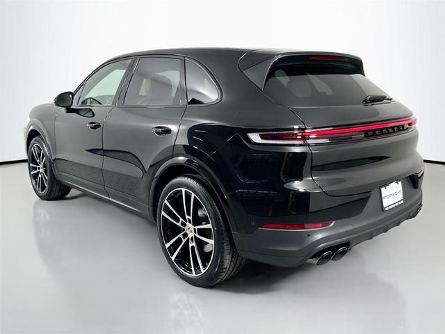 Photo of 2025 Black Metallic Porsche Cayenne