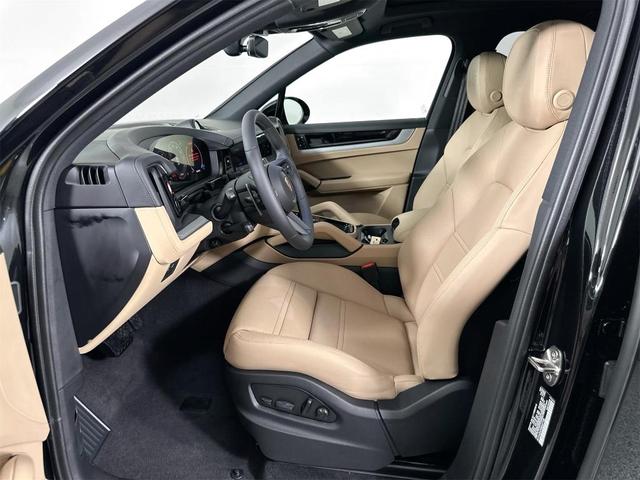 Photo of 2025 Black Metallic Porsche Cayenne