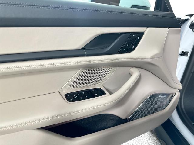 Photo of 2025 Ice Grey Metallic Porsche Taycan