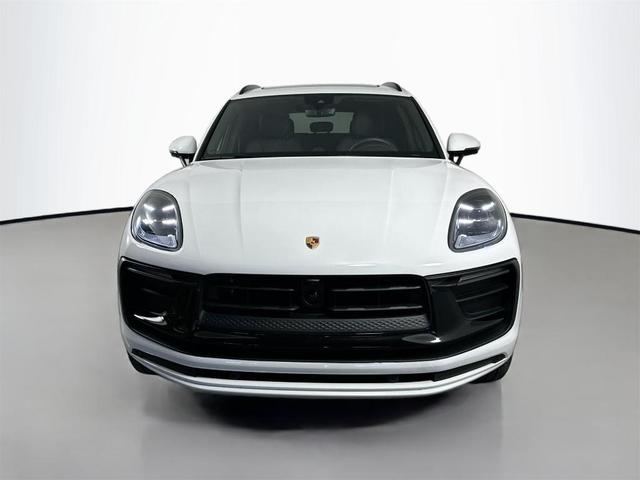 Photo of 2025 White Porsche Macan