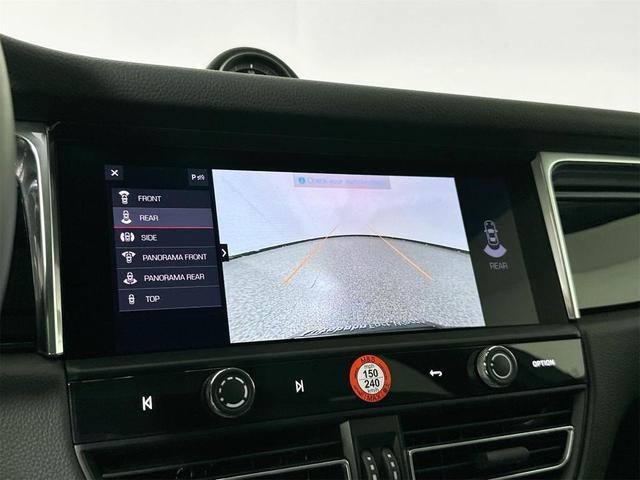 Photo of 2025 White Porsche Macan