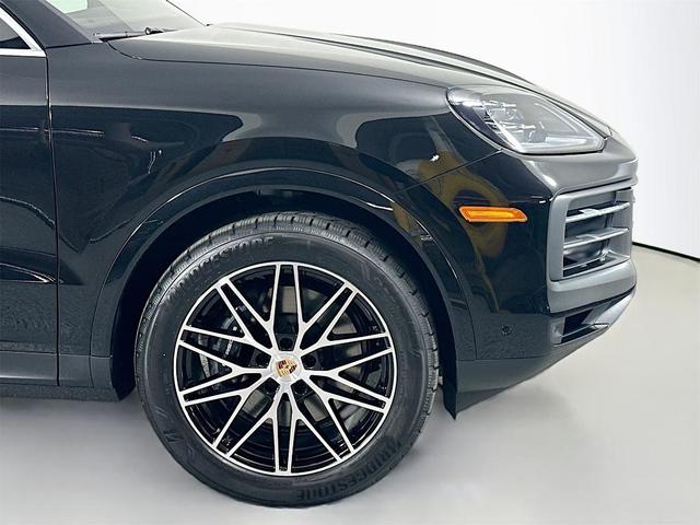 Photo of 2025 Black Metallic Porsche Cayenne