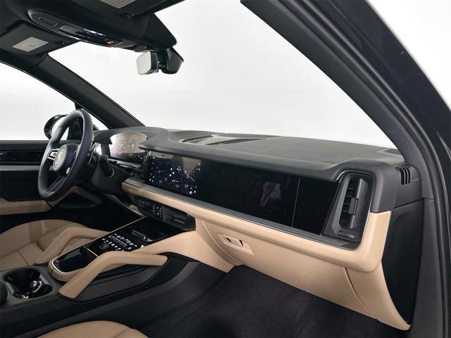 Photo of 2025 Black Metallic Porsche Cayenne