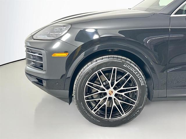 Photo of 2025 Black Metallic Porsche Cayenne