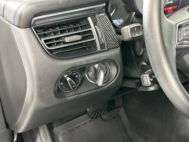 Photo of 2024 Gentian Blue Metallic Porsche Macan