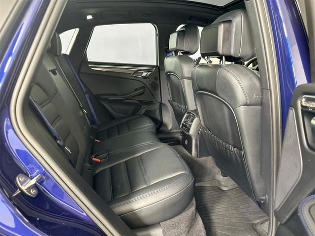 Photo of 2024 Gentian Blue Metallic Porsche Macan