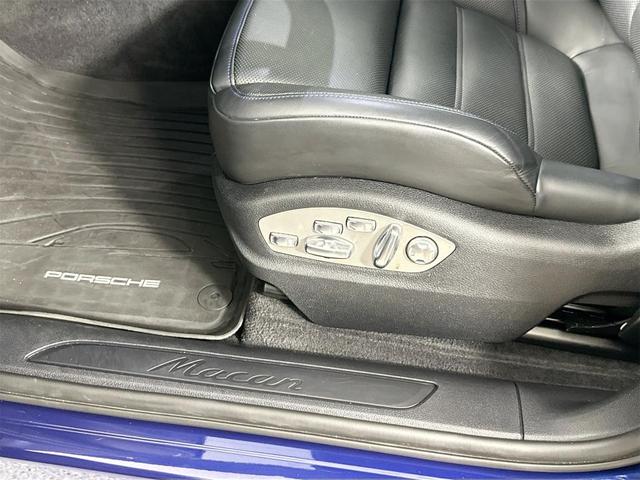 Photo of 2024 Gentian Blue Metallic Porsche Macan