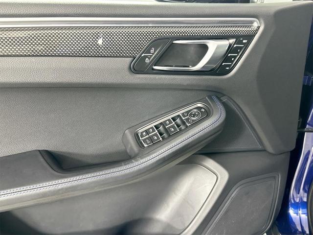 Photo of 2024 Gentian Blue Metallic Porsche Macan