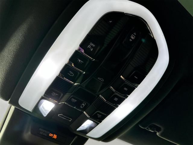 Photo of 2024 Gentian Blue Metallic Porsche Macan