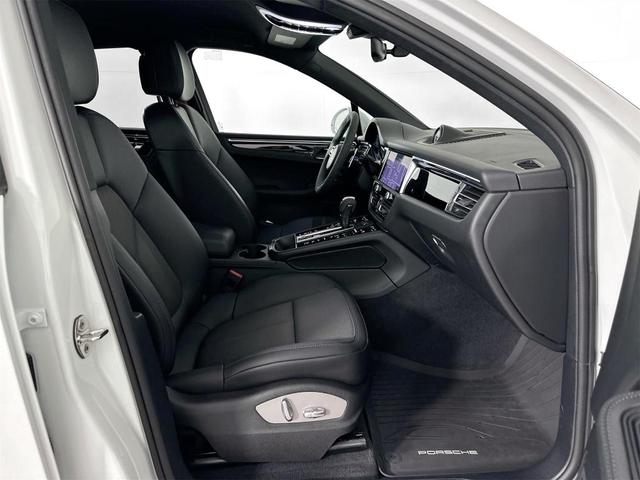 Photo of 2025 White Porsche Macan