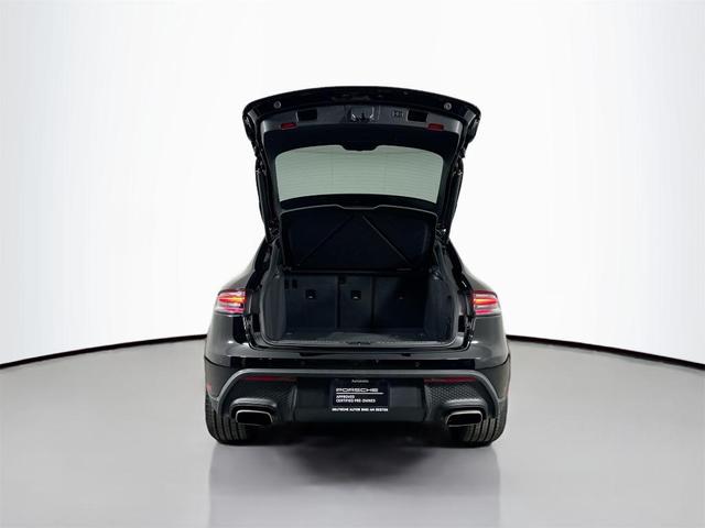 Photo of 2025 Black Porsche Macan