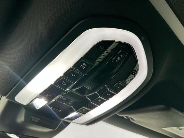 Photo of 2025 Black Porsche Macan