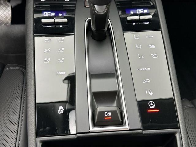 Photo of 2025 Black Porsche Macan