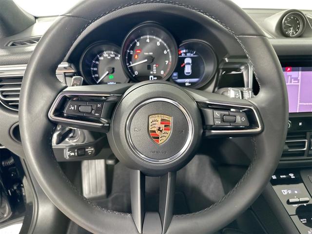 Photo of 2025 Black Porsche Macan
