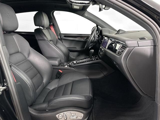 Photo of 2025 Black Porsche Macan