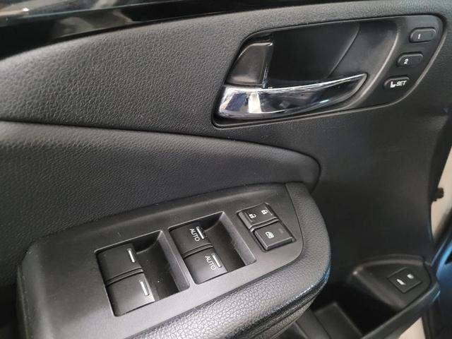 Photo of 2016 White Diamond Pearl Honda Pilot