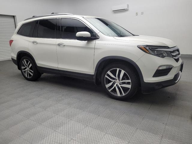 Photo of 2016 White Diamond Pearl Honda Pilot