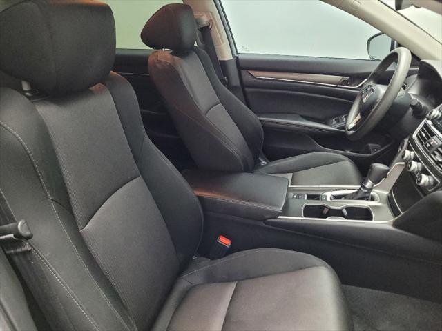 Photo of 2020 Lunar Silver Metallic Honda Accord