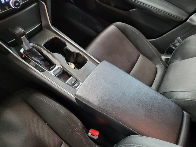 Photo of 2020 Lunar Silver Metallic Honda Accord