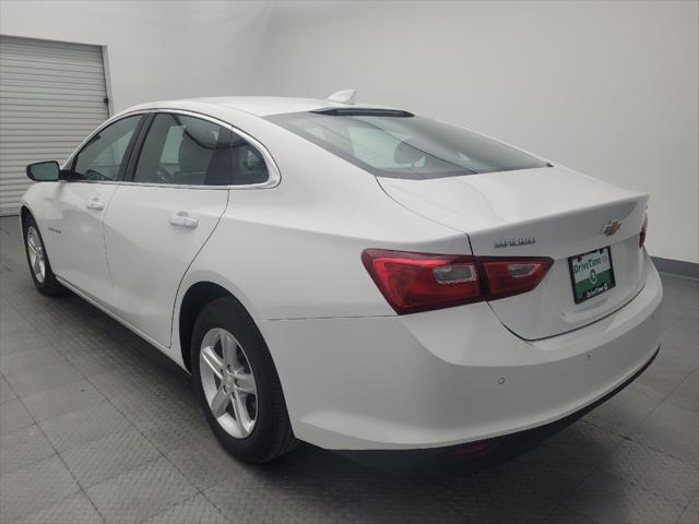 Photo of 2024 Summit White Chevrolet Malibu