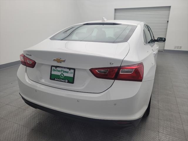 Photo of 2024 Summit White Chevrolet Malibu
