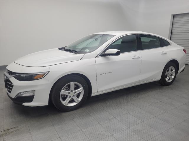 Photo of 2024 Summit White Chevrolet Malibu