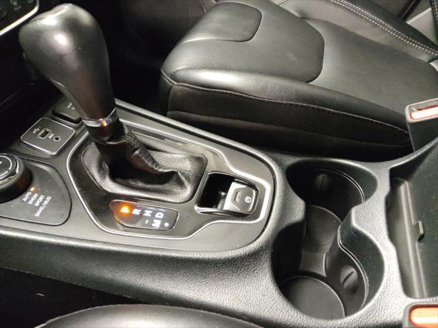 Photo of 2023 Gray Jeep Cherokee